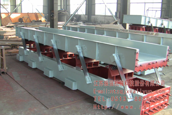 慣性振動輸送機